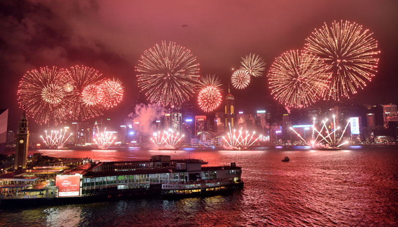 香港举行庆祝回归20周年烟花汇演