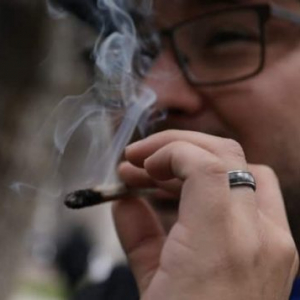 渥太华首席卫生官呼吁，严格制定有关大麻食品的法规