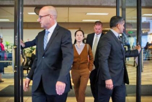 孟晚舟律师可向加拿大司法部索取更多逮捕时的文件