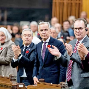 卡尼政府在首次预算信任投票中过关，反对党否决企图以198票对139票被击败 ...