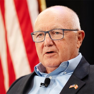 美驻加大使再批安省反特朗普广告，并警告加拿大“不要低估事件的严重性” ...