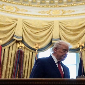 最新民调显示特朗普支持率下滑，“让美国再次伟大 MAGA”基本盘热情减退 ...