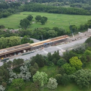 多伦多全新高架轻轨建设提速  Eglinton西延线高架桥初现规模